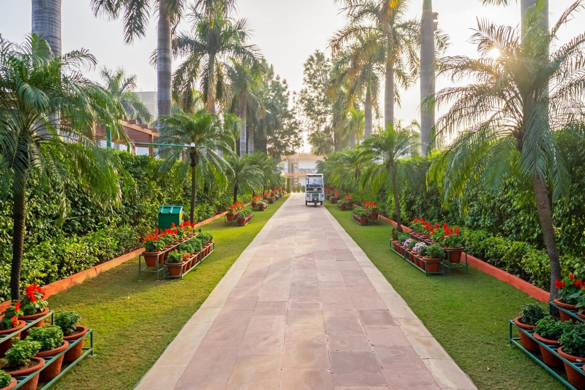 Aapno Ghar Resort & Amusement Park Gurgaon Esterno foto